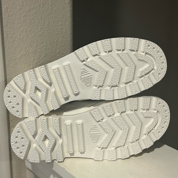 Palladium Pampa Hi Women Boots Canvas Star White 92352116M Sz 6.5 FAST SHIPPING - Picture 8 of 10